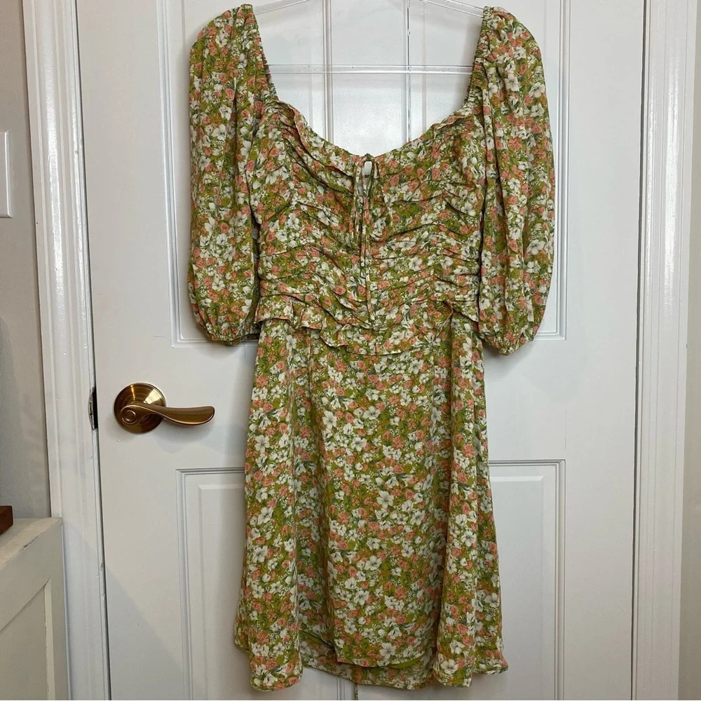 Lush Open Back Tie Ruched Mini Green Floral Short puffy sleeve Dress Siz… - Picture 4 of 12